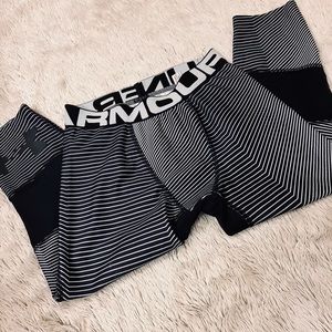 UNDER ARMOUR youth fitted HeatGear leggings, size medium